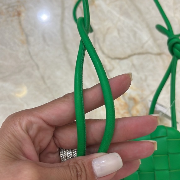 Bottega Veneta Mini loop in parakeet - Picture 10 of 11